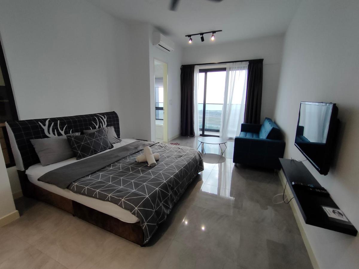 Imperio Bathtub At Town-near Jonker Street *